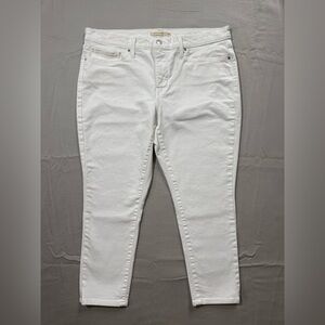 Levi’s 311 Shaping‎ Skinny cropped white jeans women’s size 34
